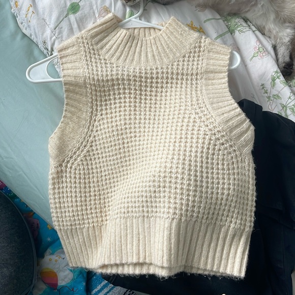 JESSICA SIMPSON sweater - Picture 2 of 3